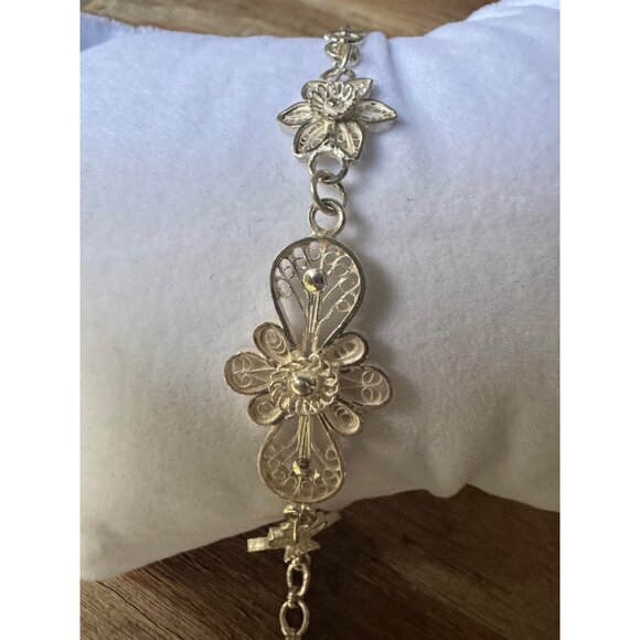 Vintage Sterling Silver Flower Link Bracelet With hook Dainty and Elegant Jewelr - Picture 3 of 6